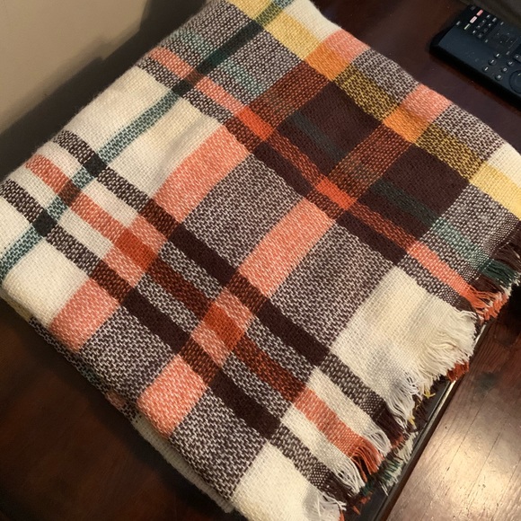 Altar'd State Accessories - 🌵Blanket Scarf from Rose and Remington